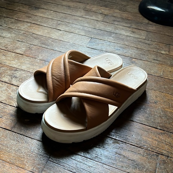 UGG sandals - Picture 1 of 5